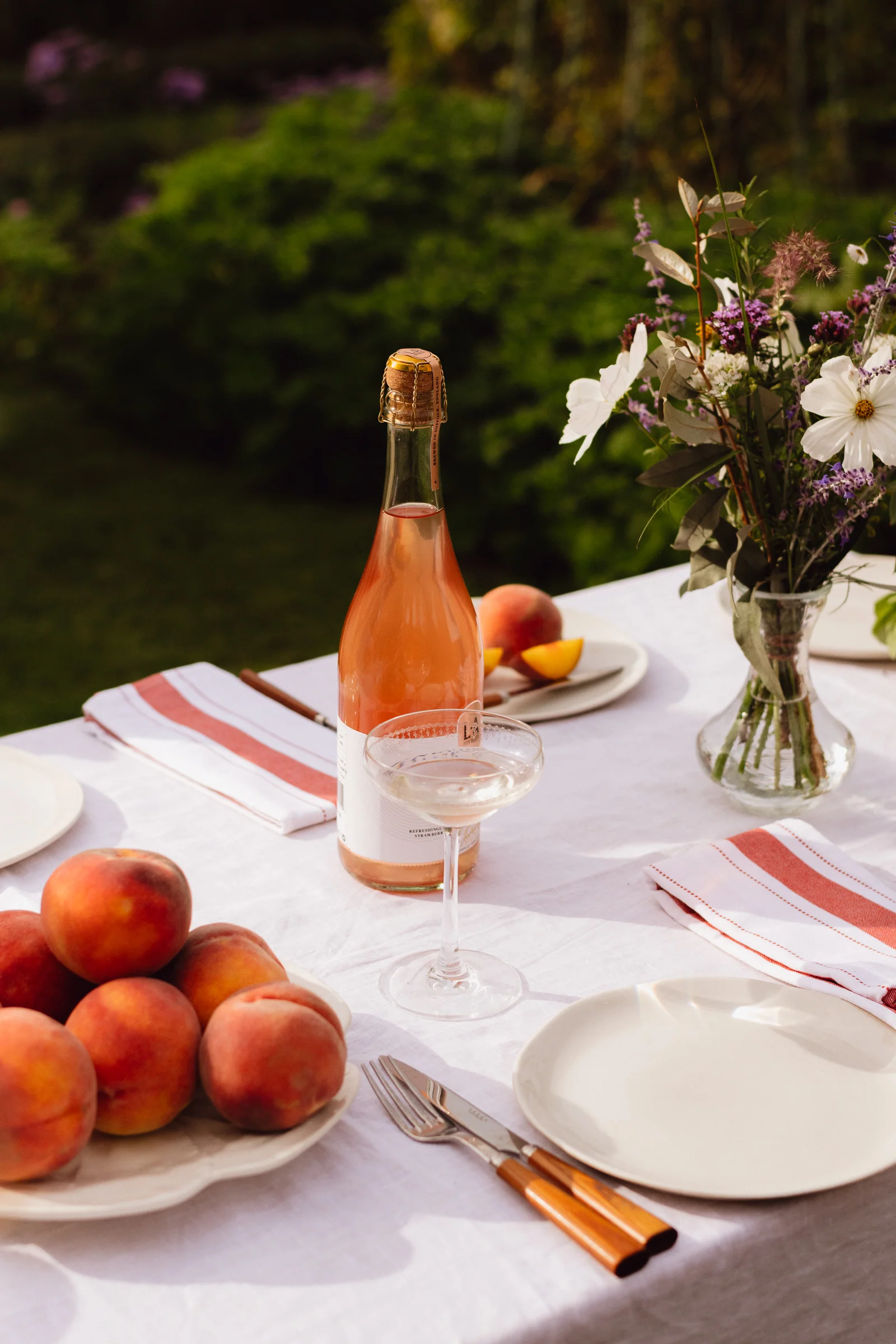 Sparkling English Blush by LA Brewery - 750ml - Rosé Alternative - Image 5